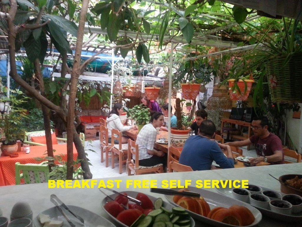 Ferah Hostel Monica'S Place Fethiye Bagian luar foto