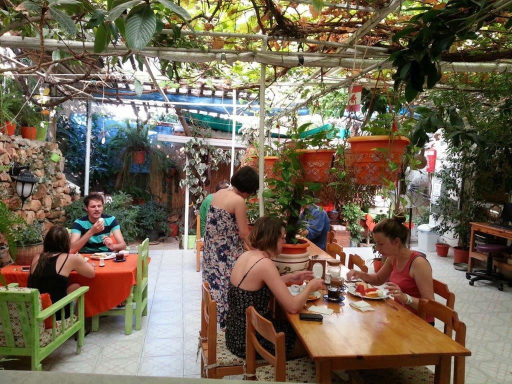 Ferah Hostel Monica'S Place Fethiye Bagian luar foto