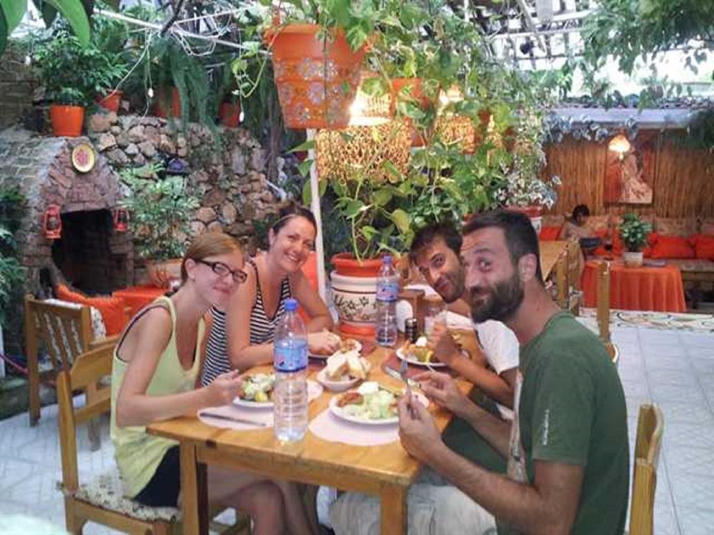 Ferah Hostel Monica'S Place Fethiye Bagian luar foto