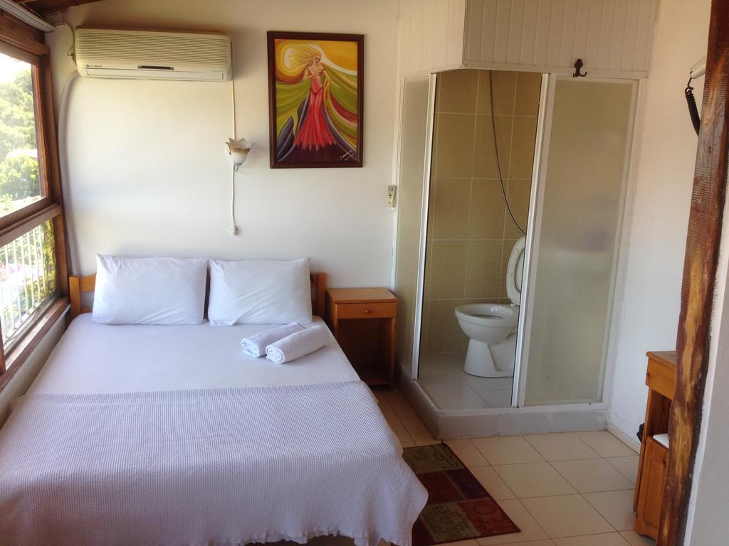 Ferah Hostel Monica'S Place Fethiye Bagian luar foto