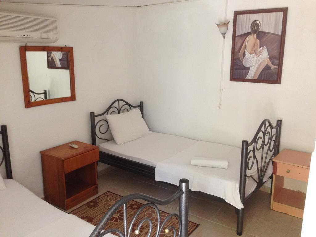 Ferah Hostel Monica'S Place Fethiye Bagian luar foto