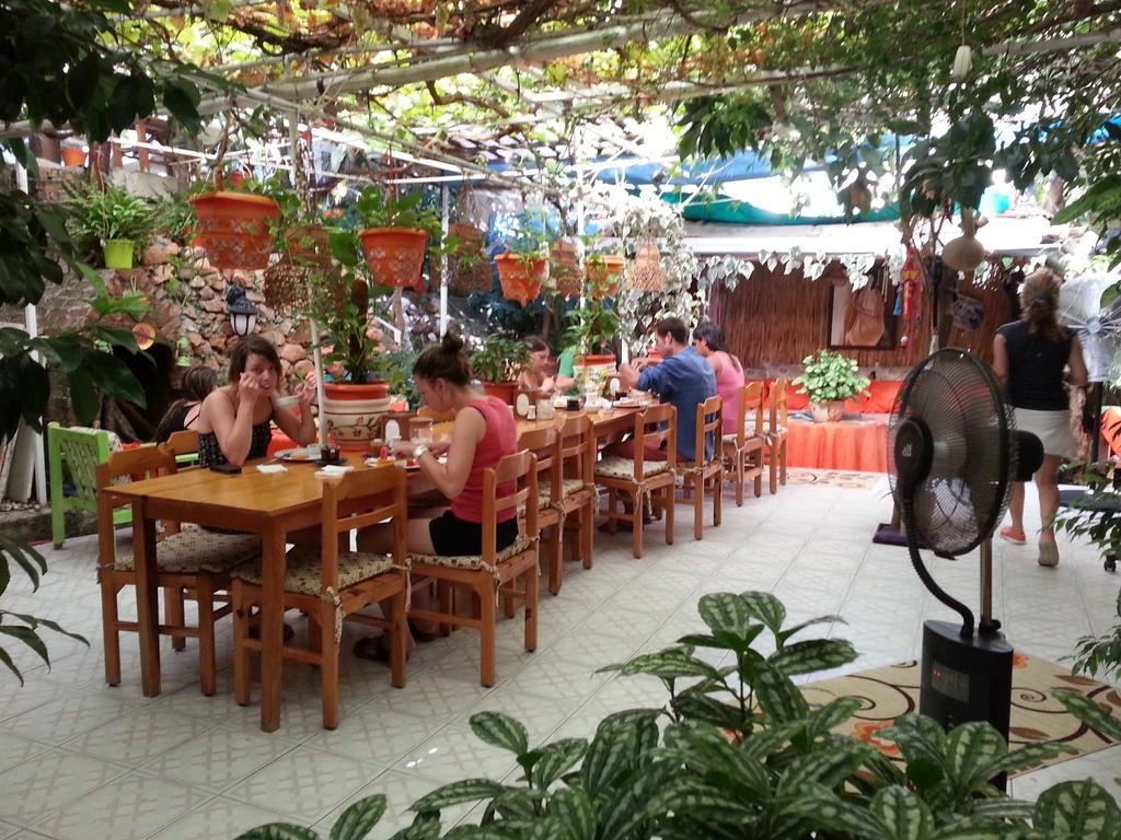 Ferah Hostel Monica'S Place Fethiye Bagian luar foto