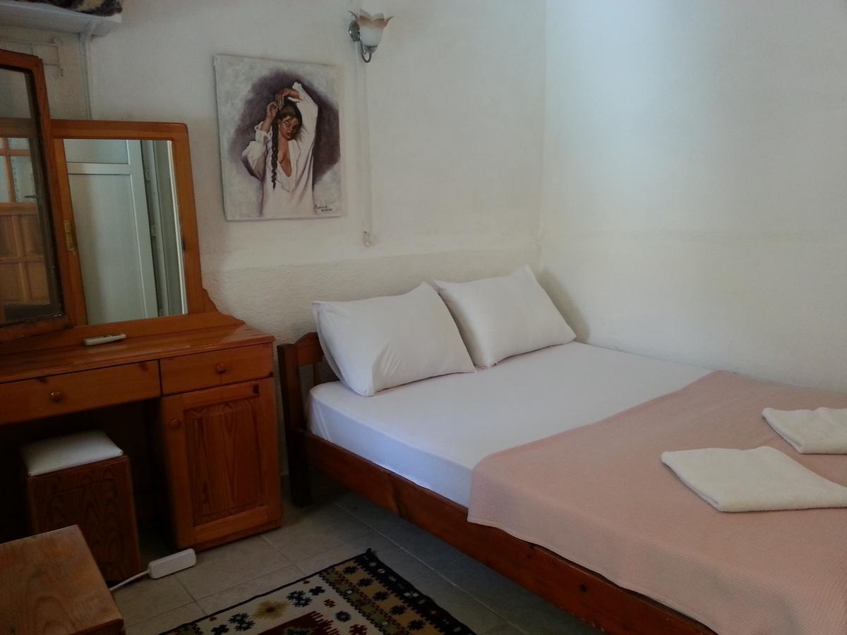 Ferah Hostel Monica'S Place Fethiye Ruang foto