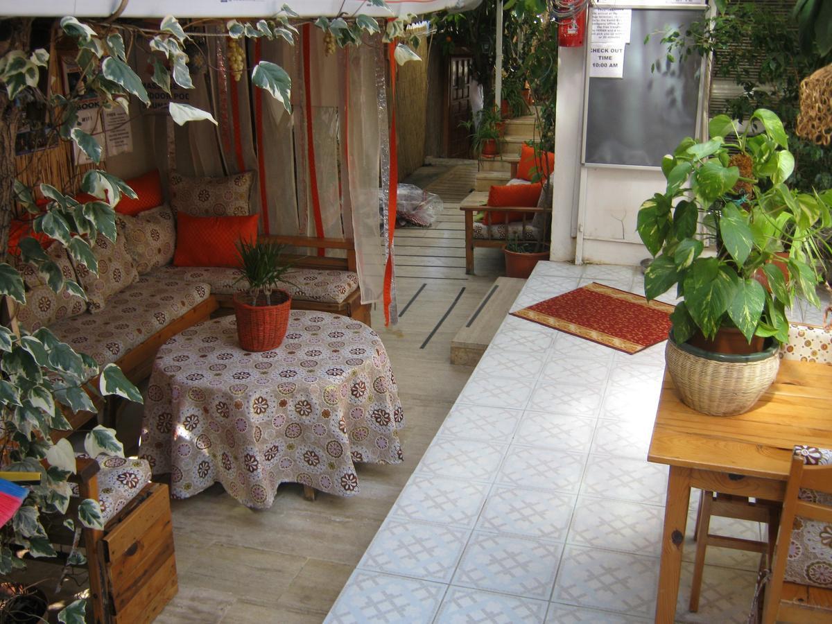 Ferah Hostel Monica'S Place Fethiye Bagian luar foto