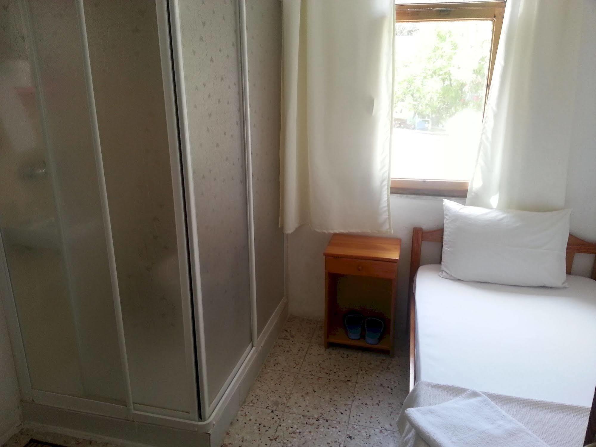 Ferah Hostel Monica'S Place Fethiye Bagian luar foto