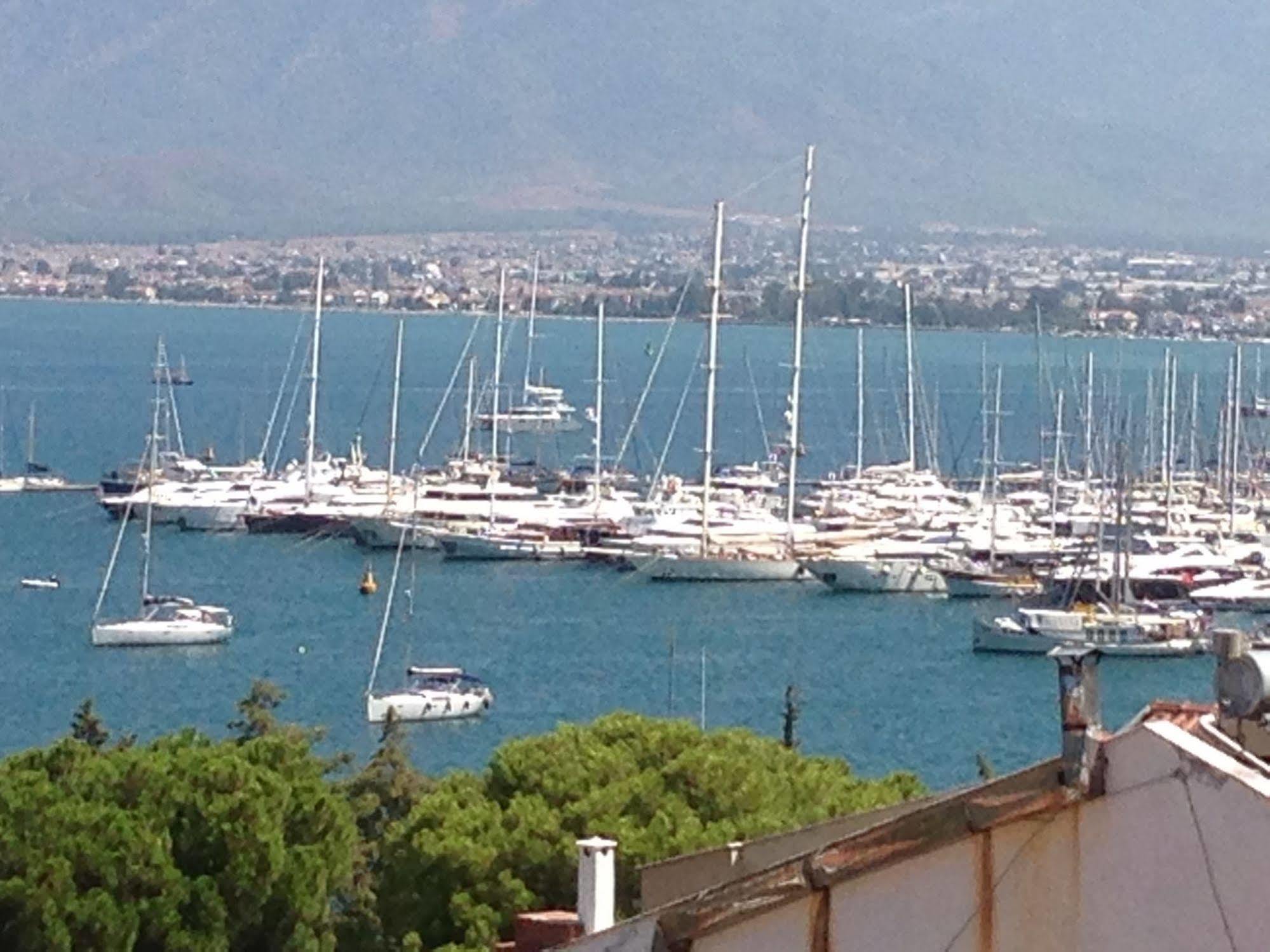 Ferah Hostel Monica'S Place Fethiye Bagian luar foto