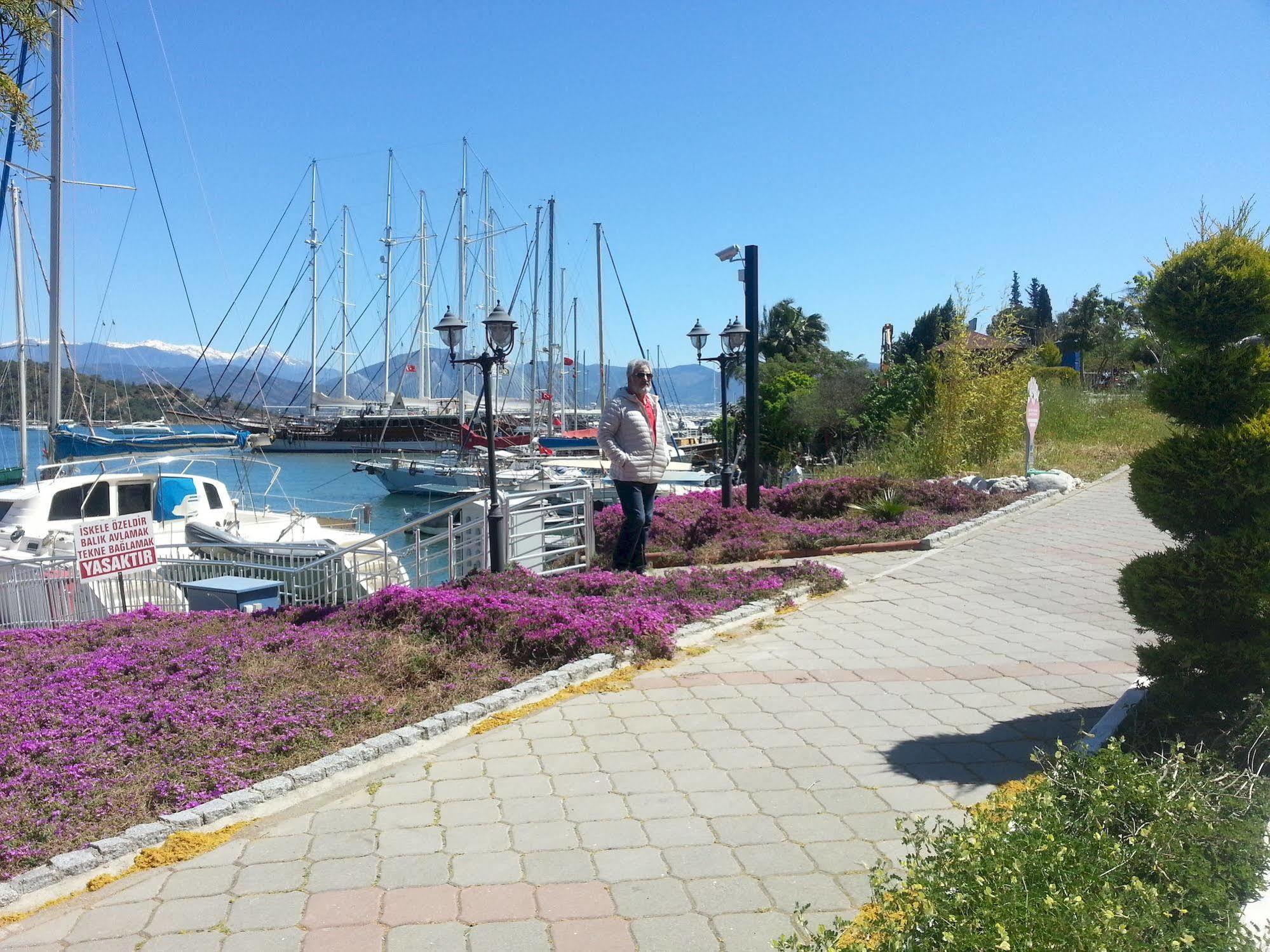 Ferah Hostel Monica'S Place Fethiye Bagian luar foto