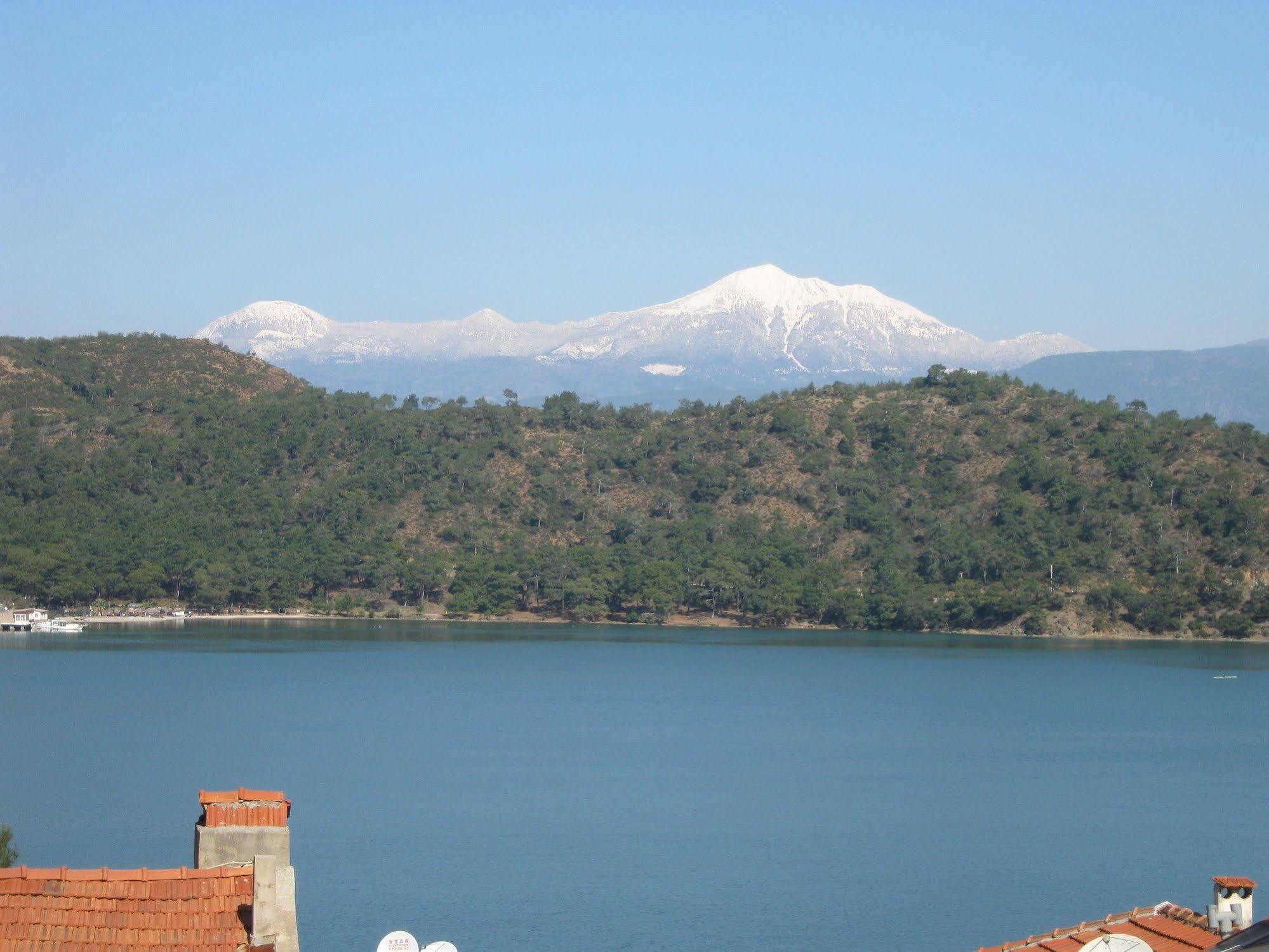 Ferah Hostel Monica'S Place Fethiye Bagian luar foto